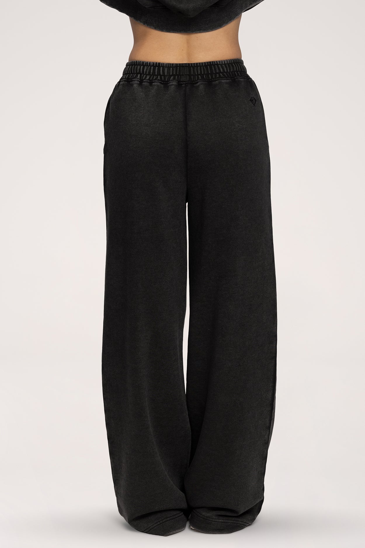 Spodnie dresowe z prostą nogawką Easy black