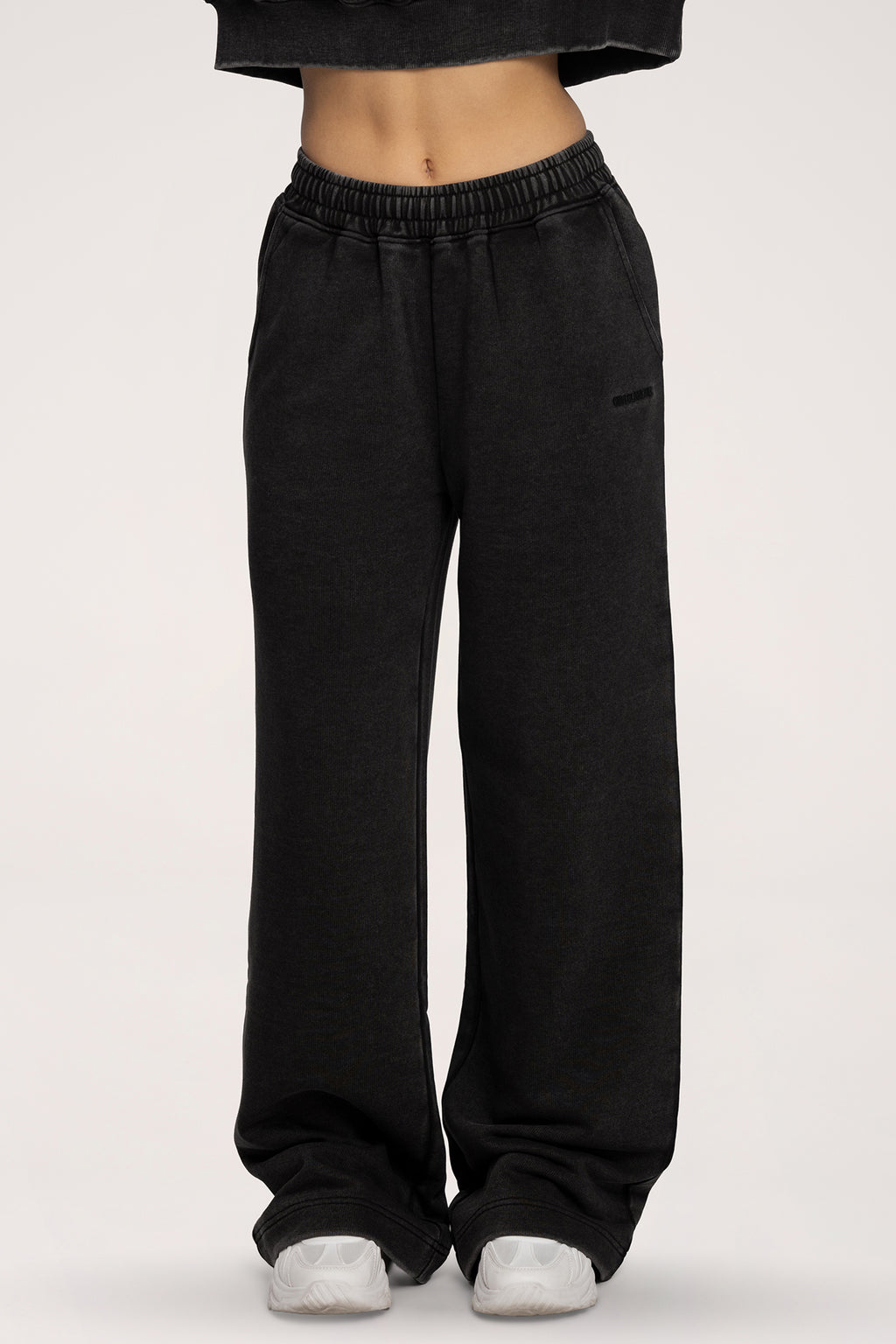 Spodnie dresowe z prostą nogawką Easy black