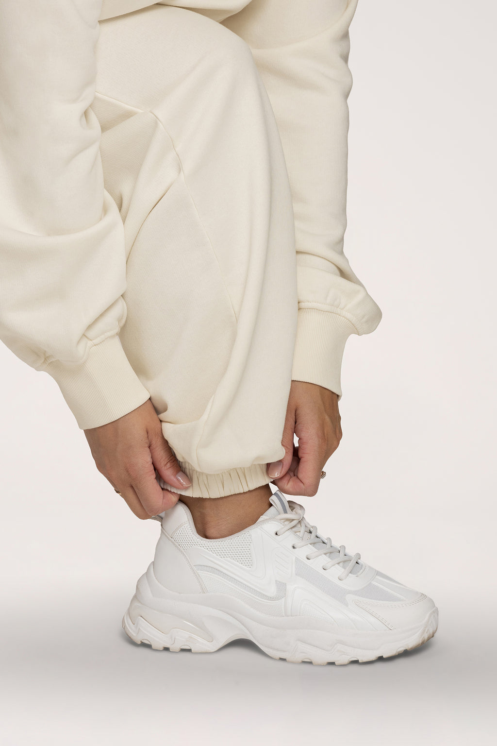 Spodnie dresowe ze ściągaczem Easy off white