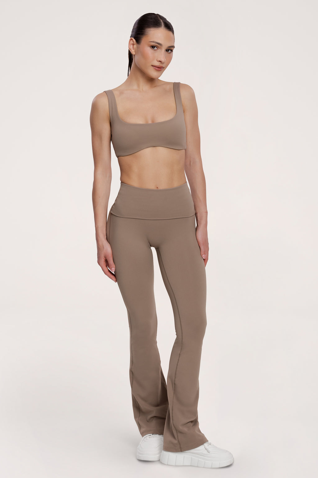 Dzwony pilates era warm beige