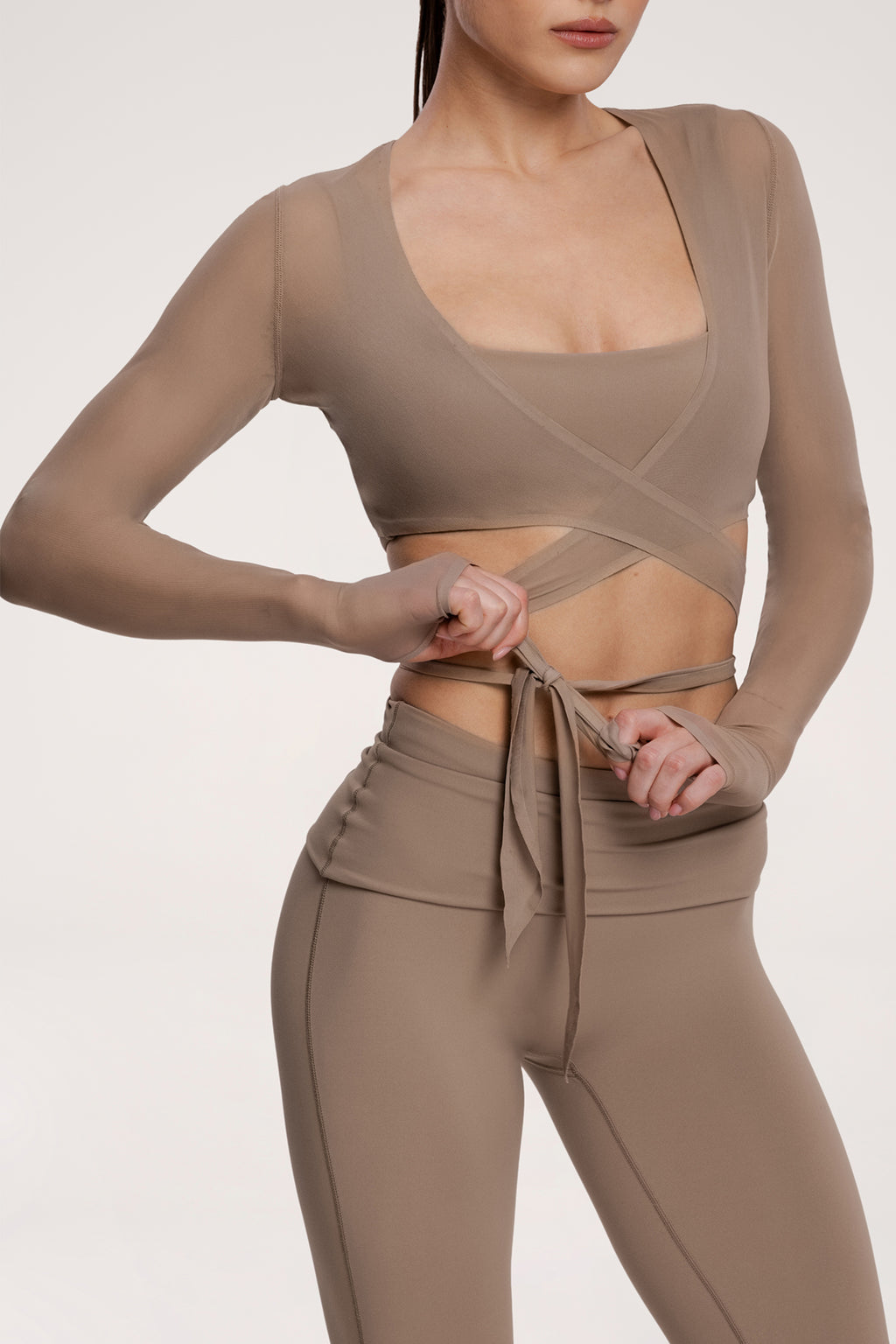Wiązana narzutka pilates era warm beige