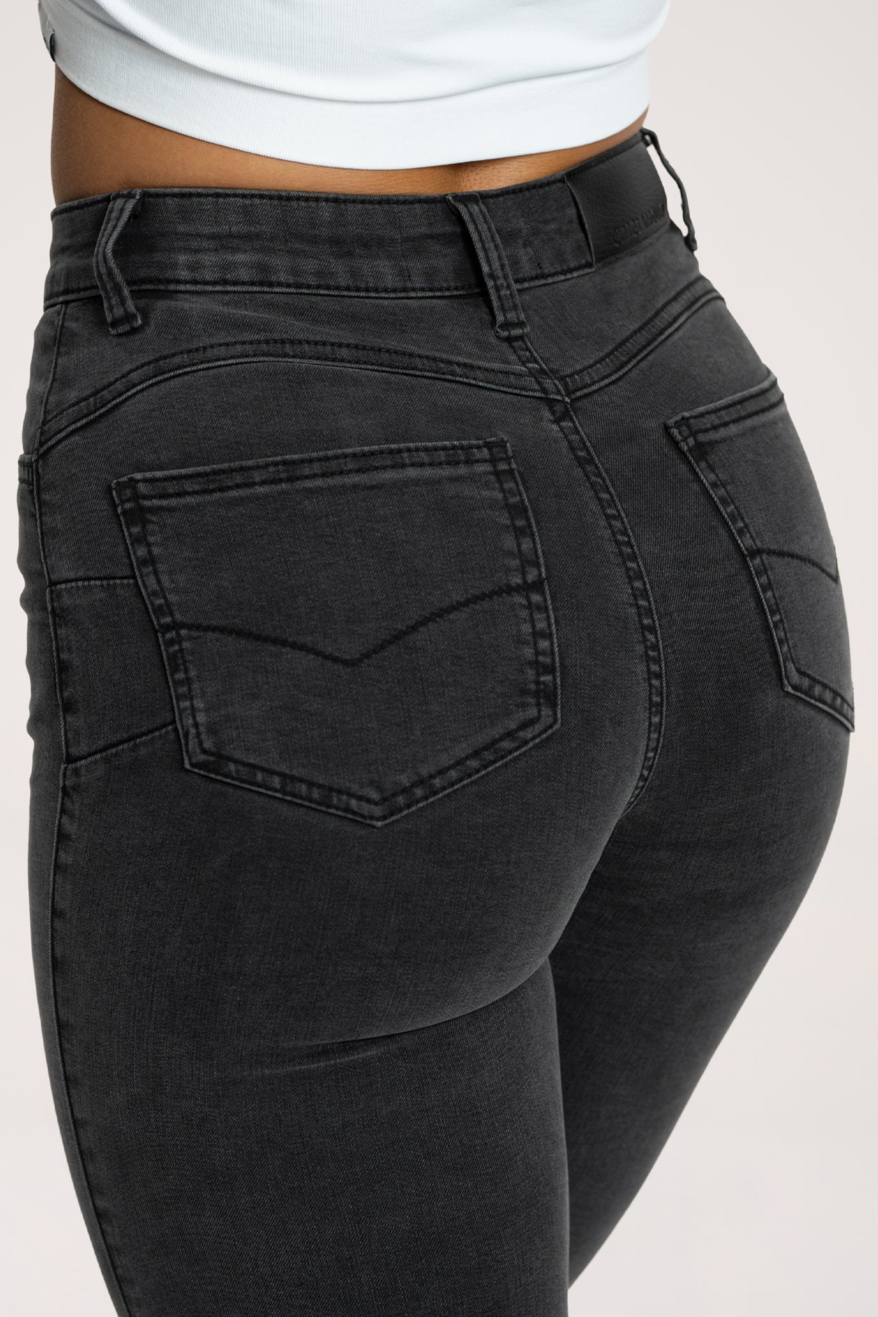 Jeansy dzwony perfect slim black